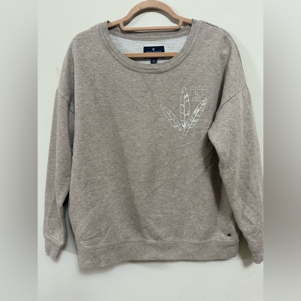 American Eagle Free Spirit Feather Graphic Crewneck Sweatshirt Gray M